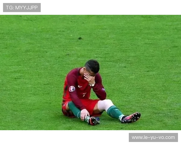 葡萄牙后卫迪亚斯赛后回应C罗红牌争议，坦言当时没看清情况